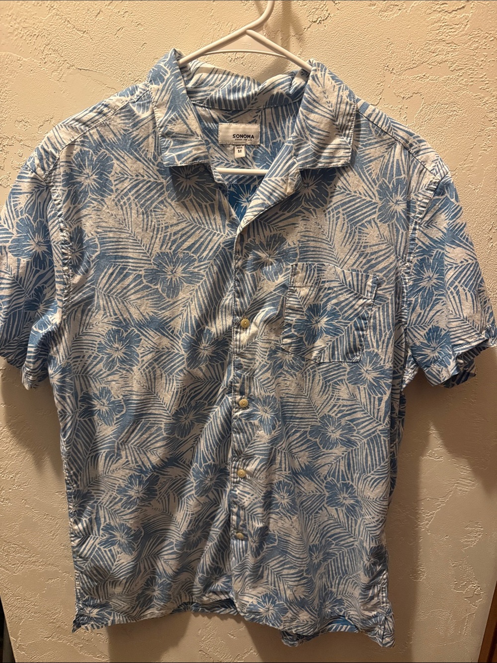 Sonoma Blue and White Tropical Short-Sleeve Button-Up Shirt Size Medium
